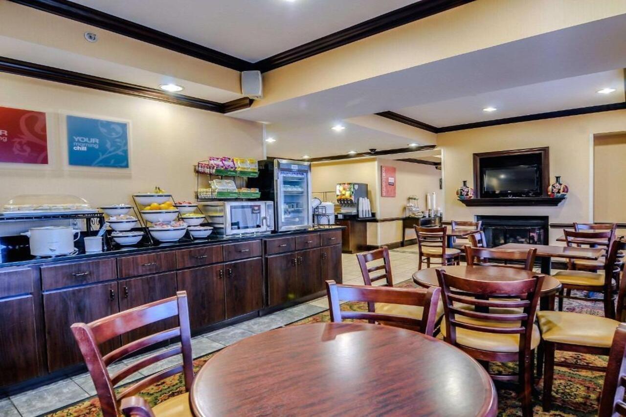 Comfort Inn & Suites Hillsville I-77 Экстерьер фото